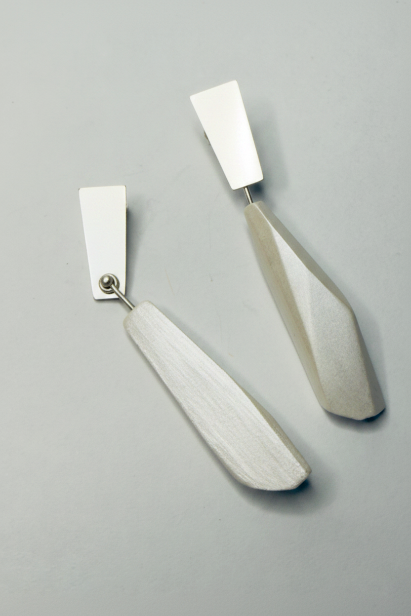 Pendientes Pepita Vértice largos Blanco perlado “Serie plata”