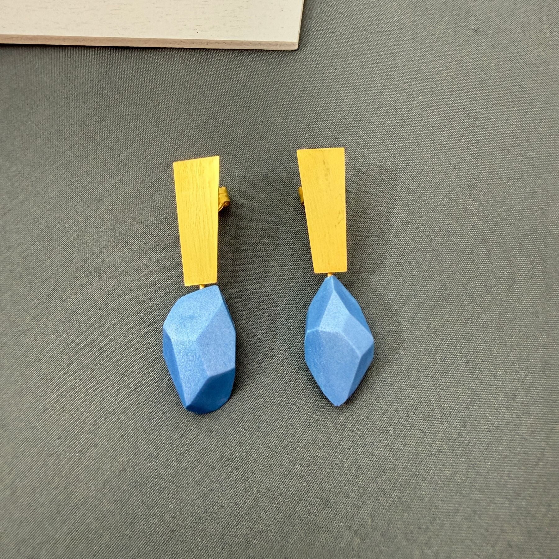 Pendientes Esencia largos Azul dorados