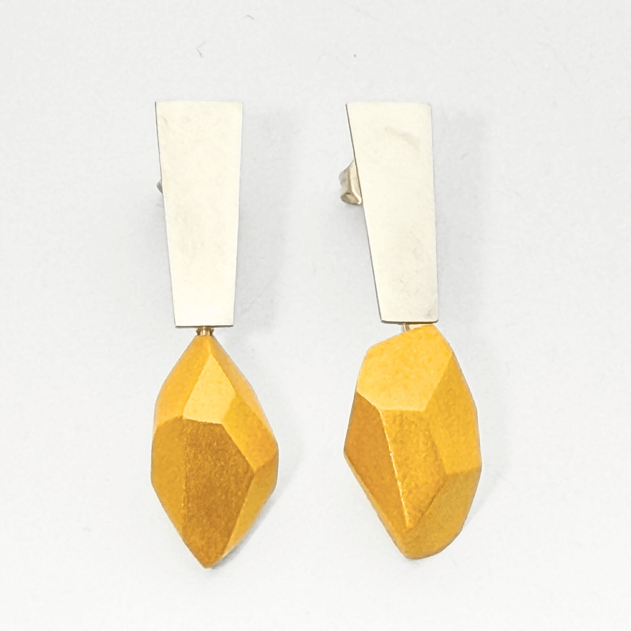 Pendientes Esencia Amarillo Dorado Largos Pepitas "Serie Plata"