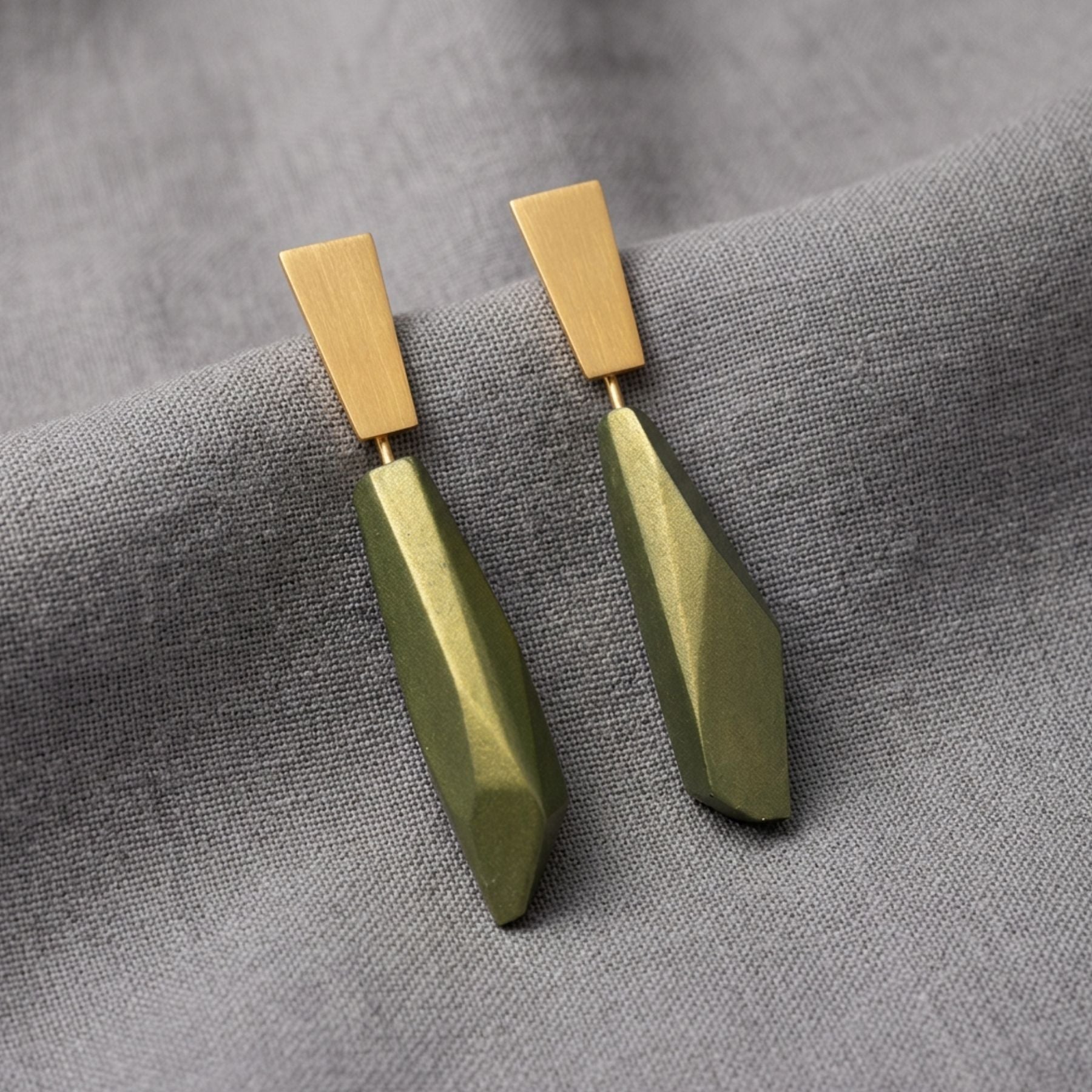 Pendientes Pepita Vértice Verde Oliva dorados Largos