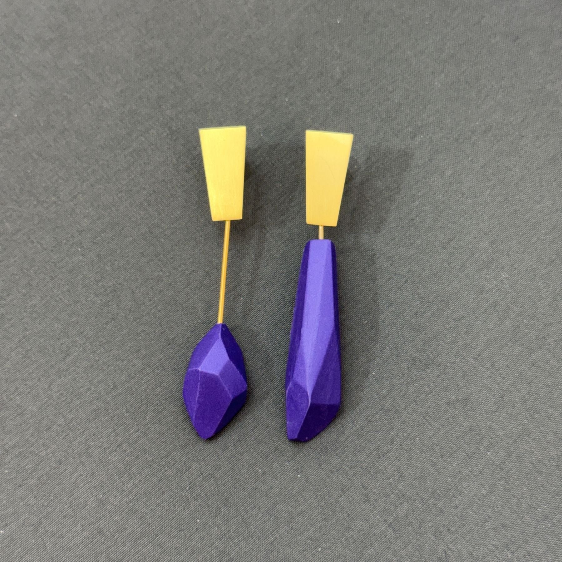 Pendientes Dúo Morado dorados Largos