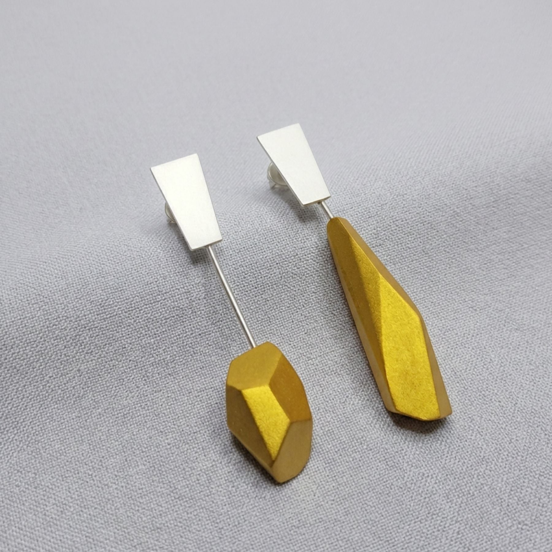 Pendientes Dúo largos Amarillo dorado “Serie plata”