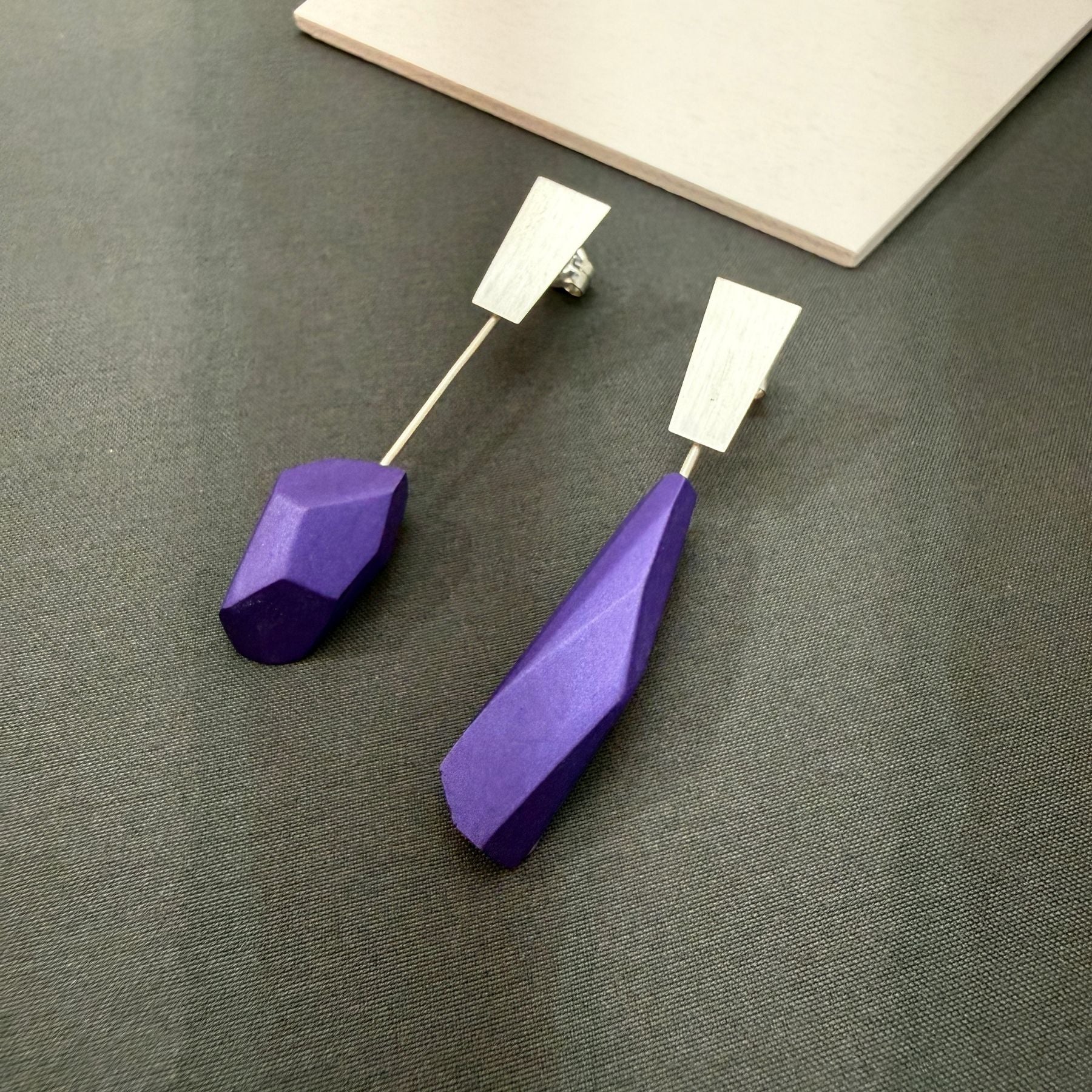Pendientes Dúo largos Morado “Serie plata”