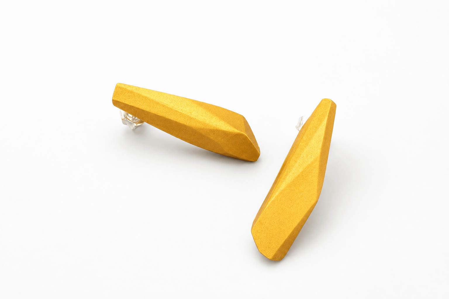 Pendientes Vértice Amarillo Dorado "Serie Plata"